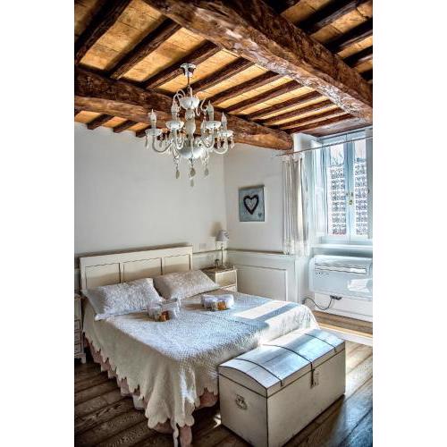 La Casa Bianca with parking and view