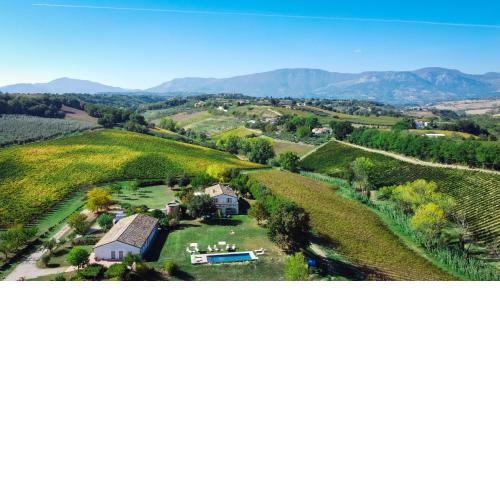 LA CASA NEI VIGNETI 10, Emma Villas