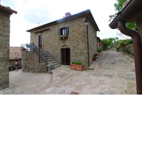 LA CASA NEL BORGO