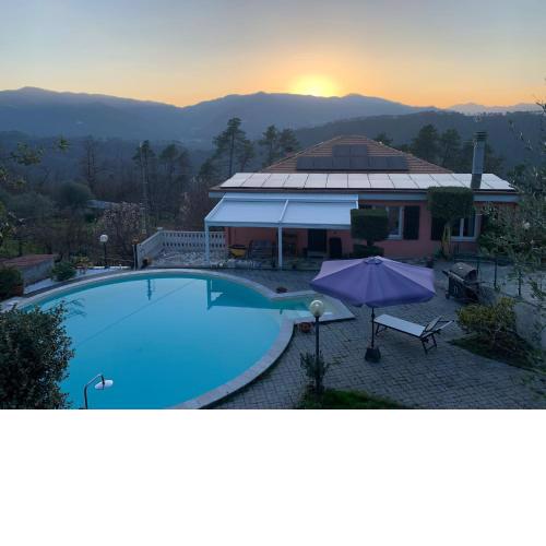 La casa nel verde con piscina