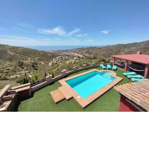 La Casa Roja Torrox 6 huéspedes y piscina privada