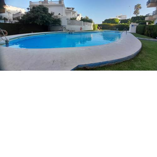 La casita de la piscina