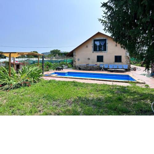 La Casita en la Montaña con piscina
