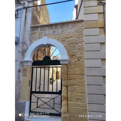 la corte della Zia Santa
