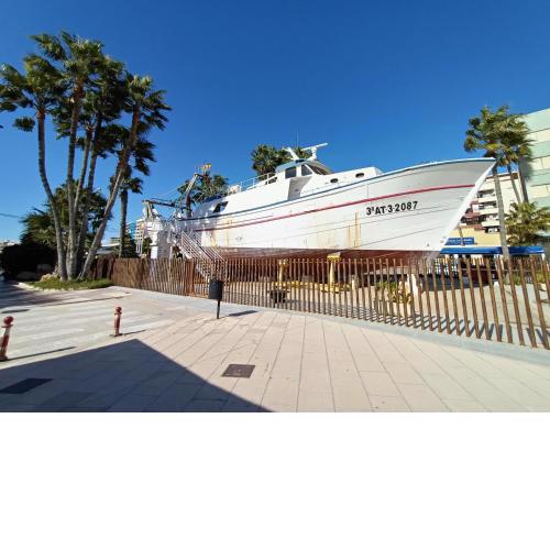 La Cubana II con Aire Acondicionado y Calefacción en pleno centro de Santa Pola
