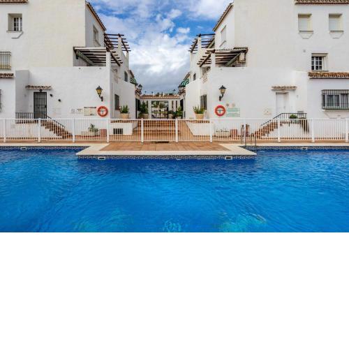 La Duquesa apartment with pool Ref M8