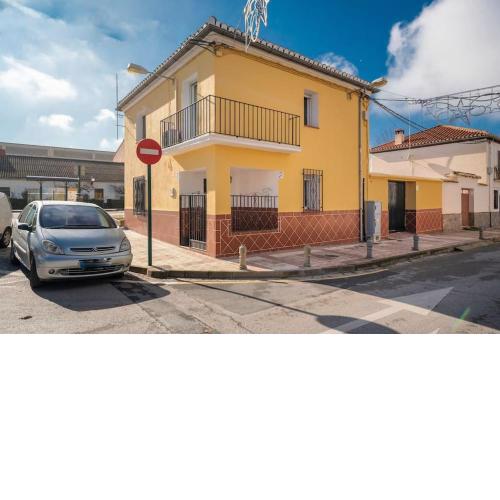 La Esquinita de Pablo Casa en Granada con patio privado y piscina