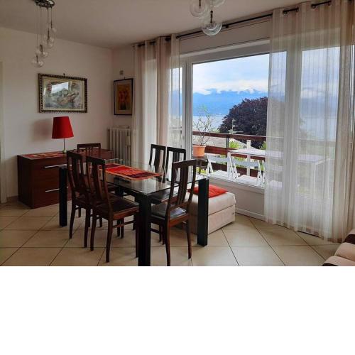 La finestra sul lago - in villa con vista e posto auto coperto