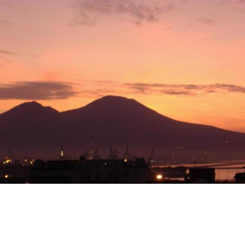 La finestra sul Vesuvio