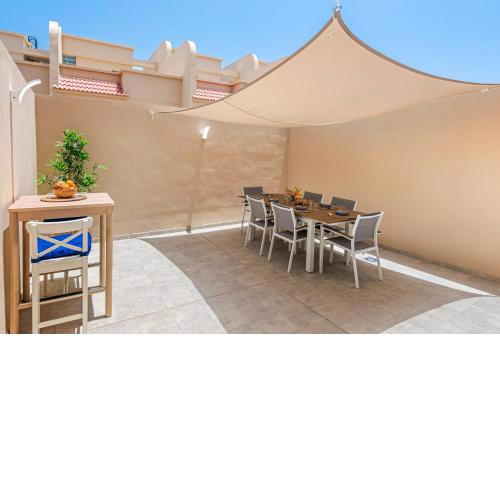 LA JAQUITA TERRACE HOLIDAY HOME - by MEDANO4YOU