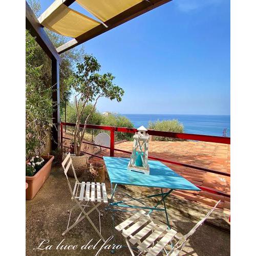La luce del faro (cottage con vista mare)