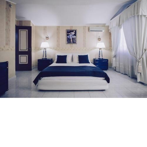 La Maison de Monique - Luxury Villa - 8 Beds, Outdoor Fireplace, Golf!
