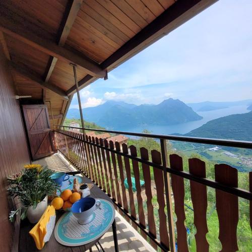 La Mansardina sul lago Mountain Lake Iseo