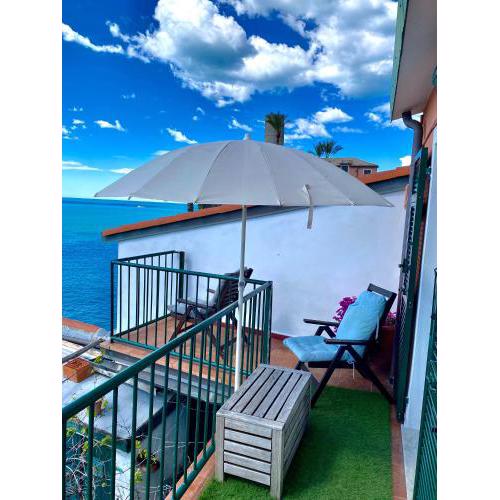 La Marina camera singola con terrazzo privato vista mare