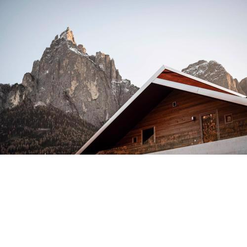 La Paula Apartments & Suites