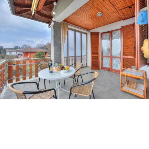 La Perla Bianca Lake View - Happy Rentals