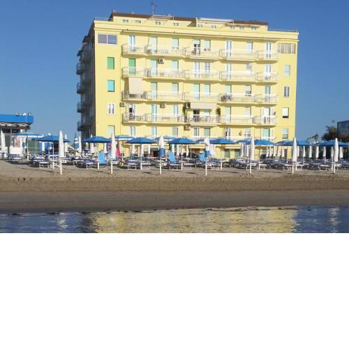 La Perla del Sole - Sunset on the beach