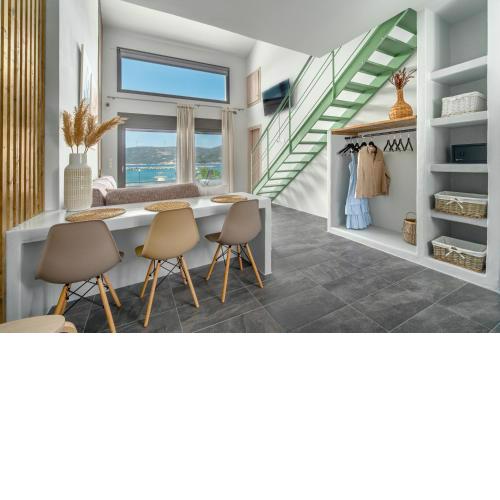 La Perla Suites