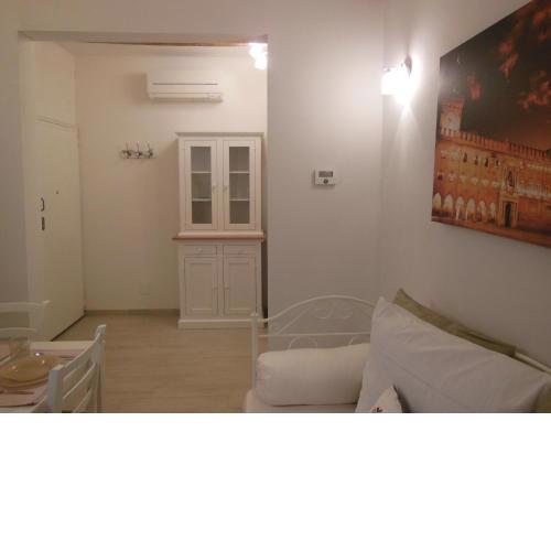 La Petroniana Home