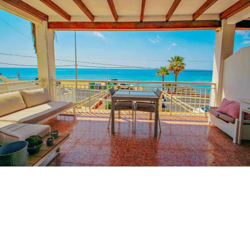 La Playita - beachfront apartment with stunning ocean view in Moraira