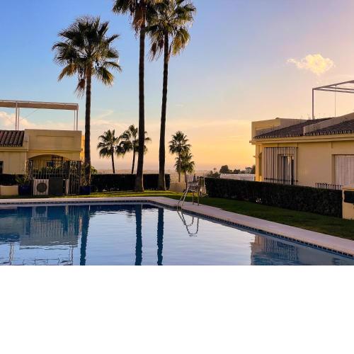 La Quinta Hills - Modern Andalusian-style house with rooftop terrace and panoramic views