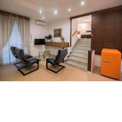 La Residenza Napoli Chiaia short let apartment superior Via Chiaia 82