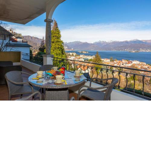 La Rosa Dei Venti Lake View Terrace - Happy Rentals