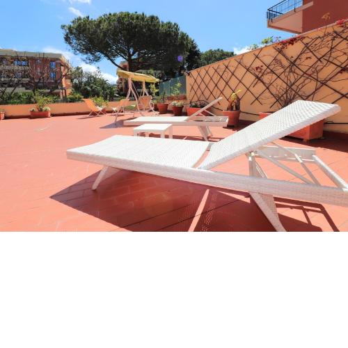 La Terrazza Parco Lauro Apartment