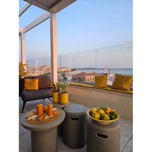 LA TERRAZZA SUL PORTO