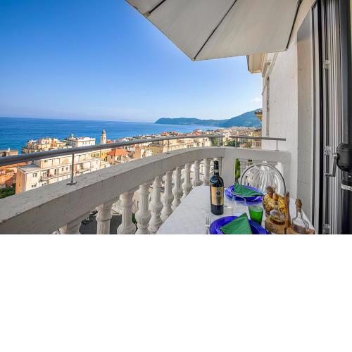 La Vie Enchanting Sea View - Happy Rentals
