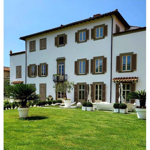 LA VILLA APARTMENTS - 5 beds - Free Private Parking with Camera