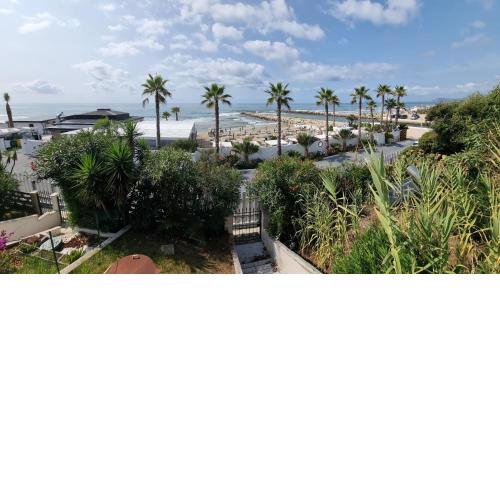LA VILLA fronte SPIAGGIA BANDIERA BLU