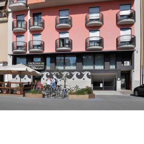Lacroma Bio Hotel & Apartments