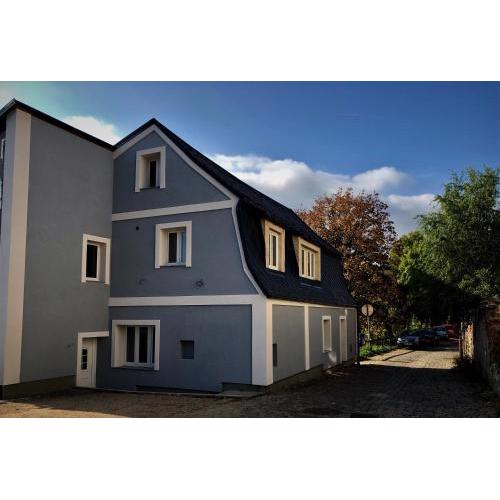 Lady Apartments