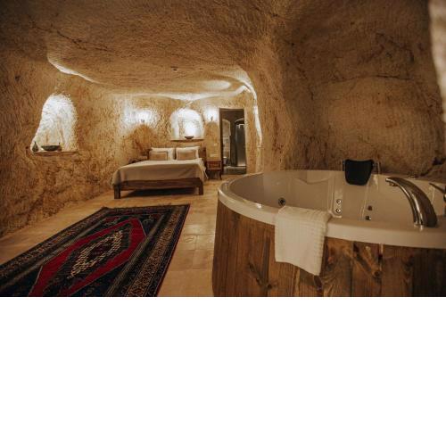 Lagania Cave Suites