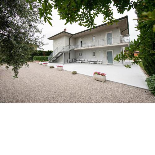 L'ago Di Garda and C'era Una Volta Un Lago Pet Friendly AC Apartments - Happy Rentals