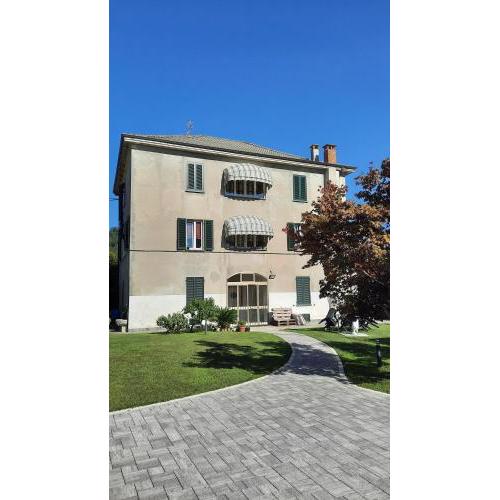 Lago Maggiore, Leggiuno, ampio appartamento