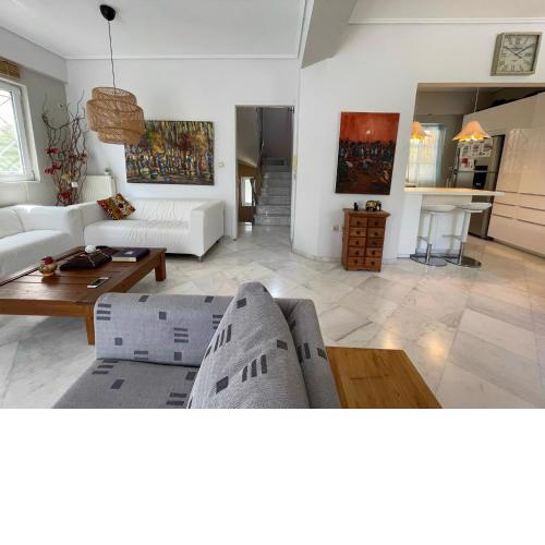 Lagonissi Family House