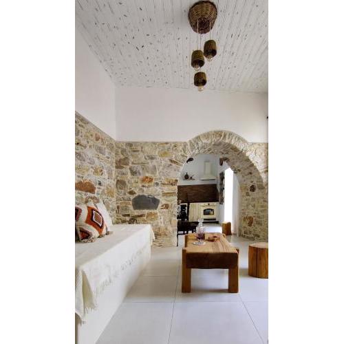 Laina Traditional Guest House