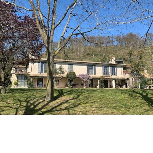 Lake Bracciano scenic view & Rome 35 minutes away