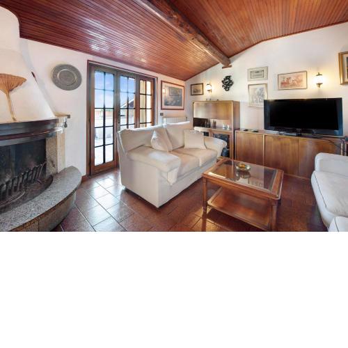 Lake View Apartment