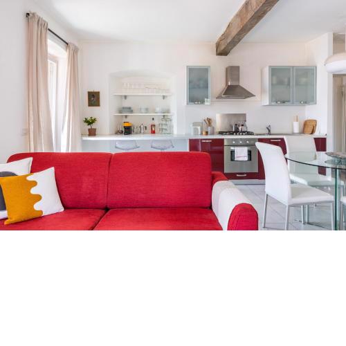 Lake View Terrace Apartment by Rent All Como