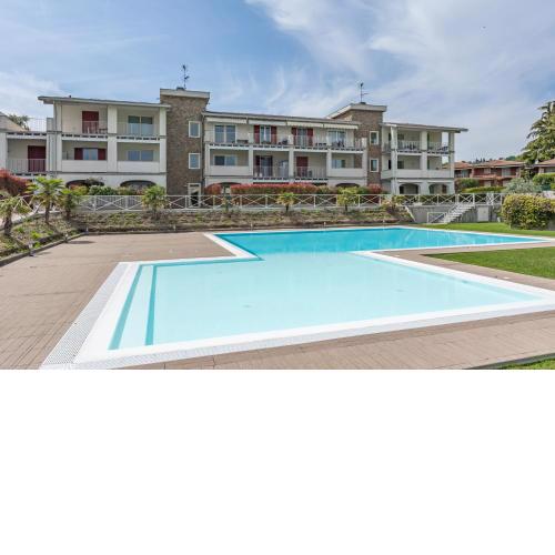 Lakefront Nuova Riva - by Host4U