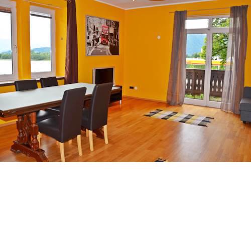 Lakeview Apartment