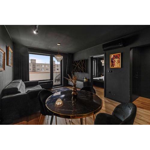LAM Black w AC & balcony