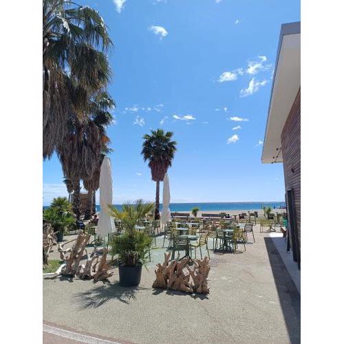 LAMBERTI Beach Apartment - 100 m from the sea - just renewed - WIFI
