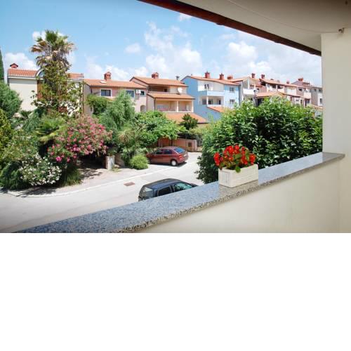 Lamija Apartment near the beach