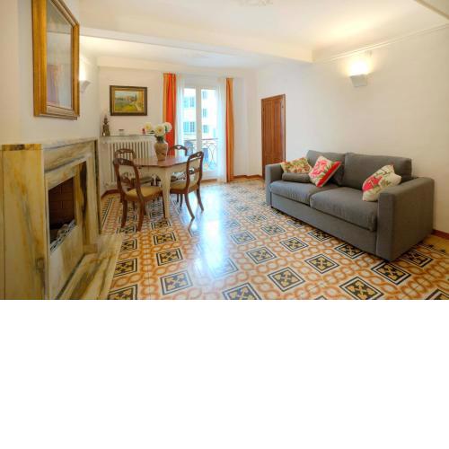 Lara nice apartment 100m from Piazza del Campo