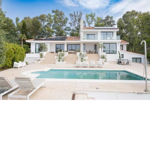 Large 5 bedroom Villa with heated pool + sea views