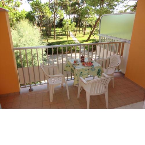 Large apartment facing the sea 6 people by Beahost Rentals